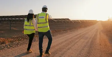 Image_of_Scatec_engineers_working_on_solar_BESS_projects