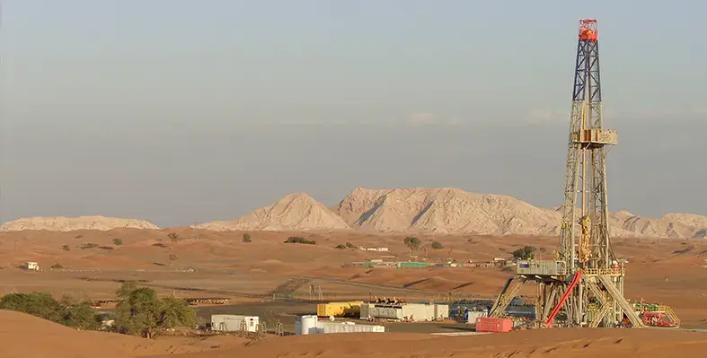 oil_rig_in_desert