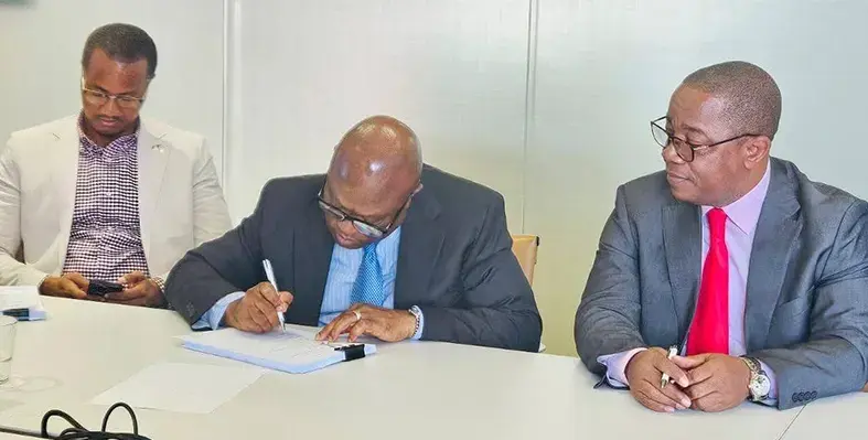 Image_of_PSC_signing 