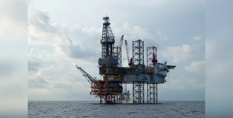 Image-of-an-oil-rig