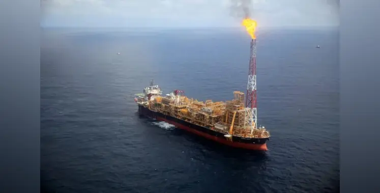 Image-of-floating-oil-rig